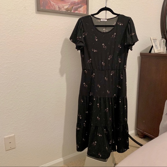 Les Amis Dresses & Skirts - Les Amis Fit and Flare Midi Dress